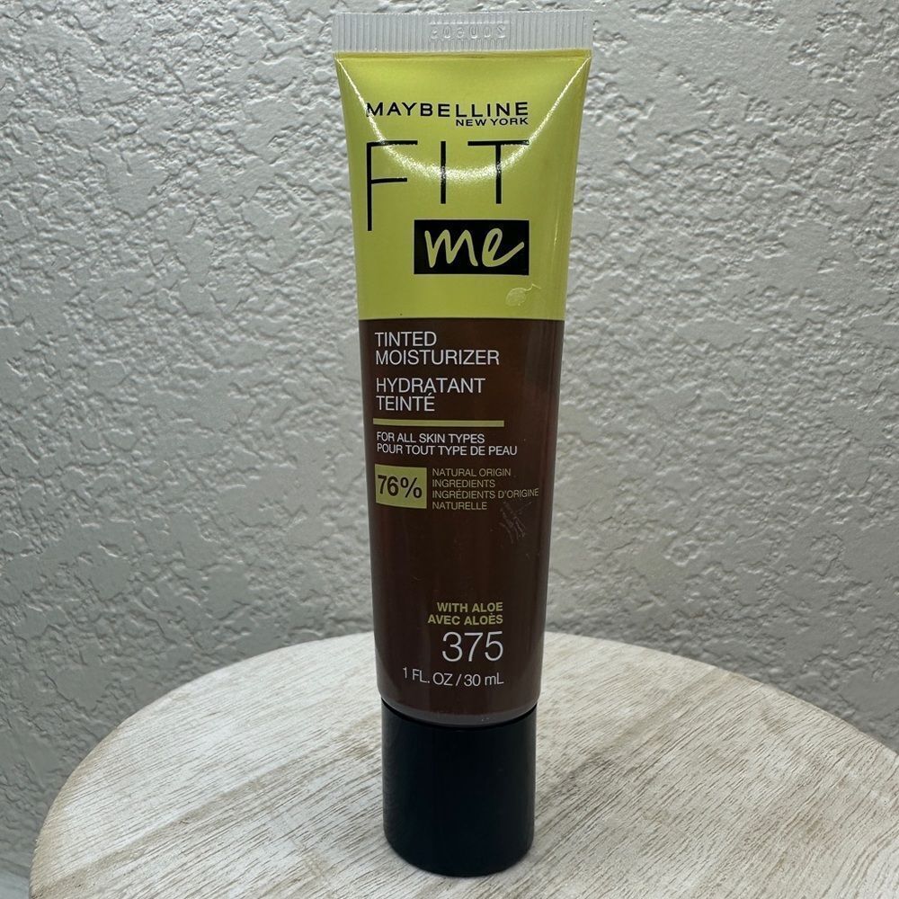 $6 🌙 Maybelline Fit Me Tinted Moisturizer In 375 🆕 1.0oz